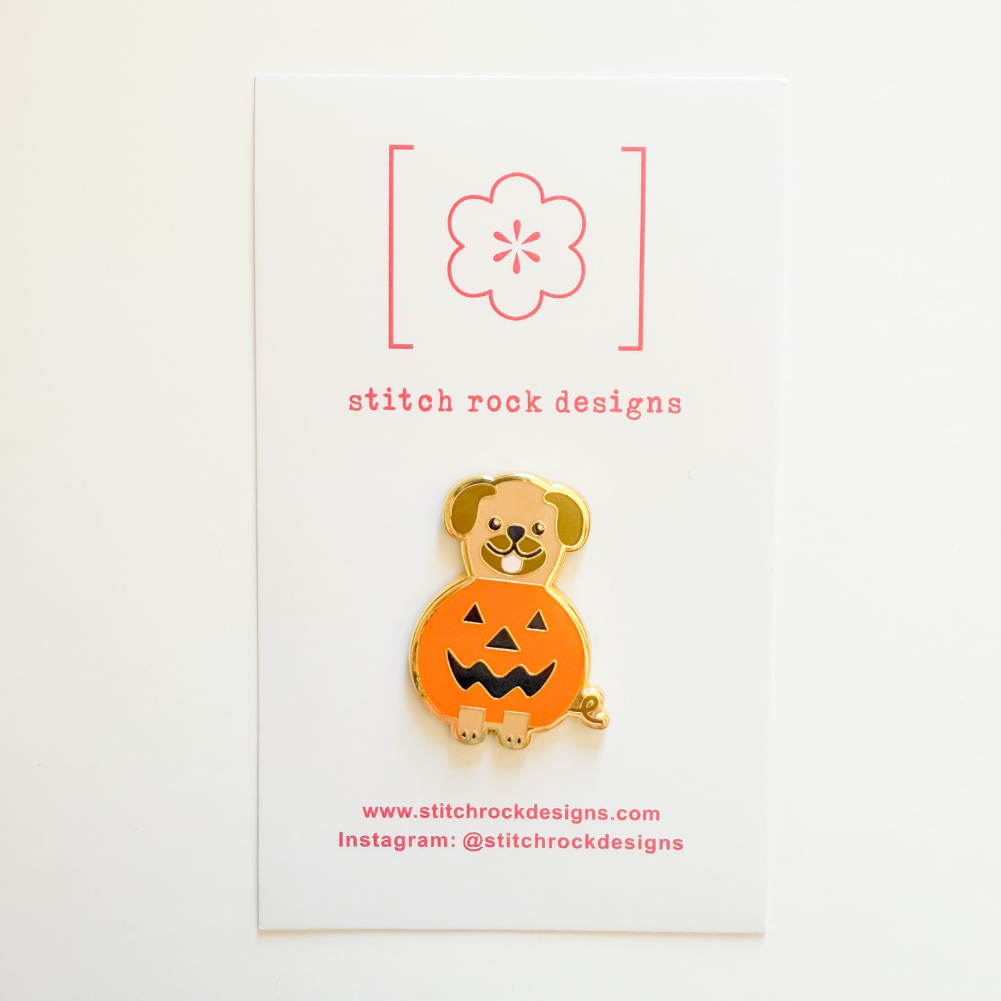 Pug in a Pumpkin Needle Minder