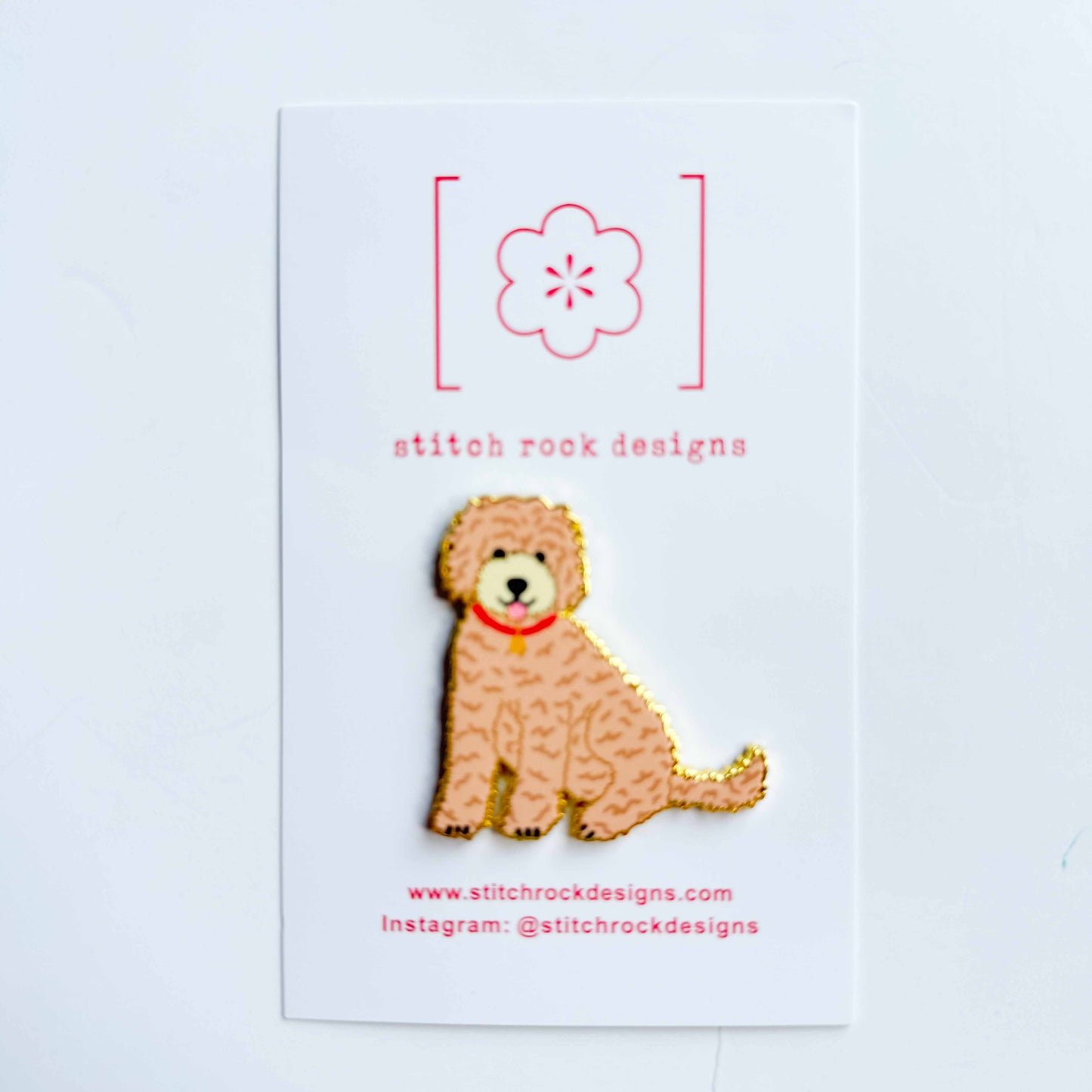 Golden Doodle Needle Minder